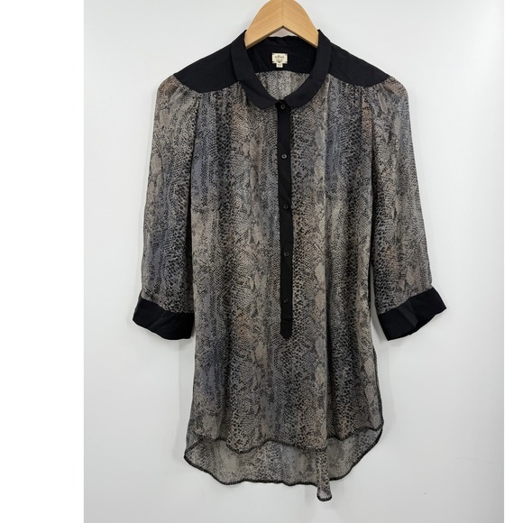 Wilfred Tops - Wilfred Shirt Womens Medium Silk Snake Print Button Front Tunic Blouse Aritzia